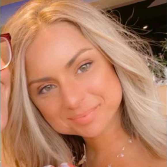 Meet your Posher, Erin - Picture 1 of 1